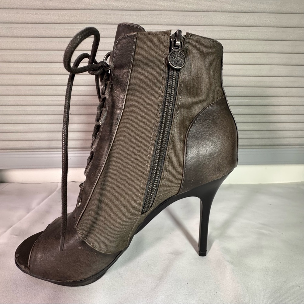 Chic & Elegant Vera Wang Lace-Up Peep-Toe High Heel Ankle Boots – Size 7.5M - Picture 7 of 17